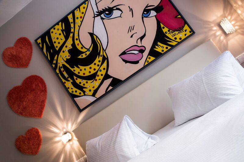 Pop Art Kuenstlerzimmer Malewinkl